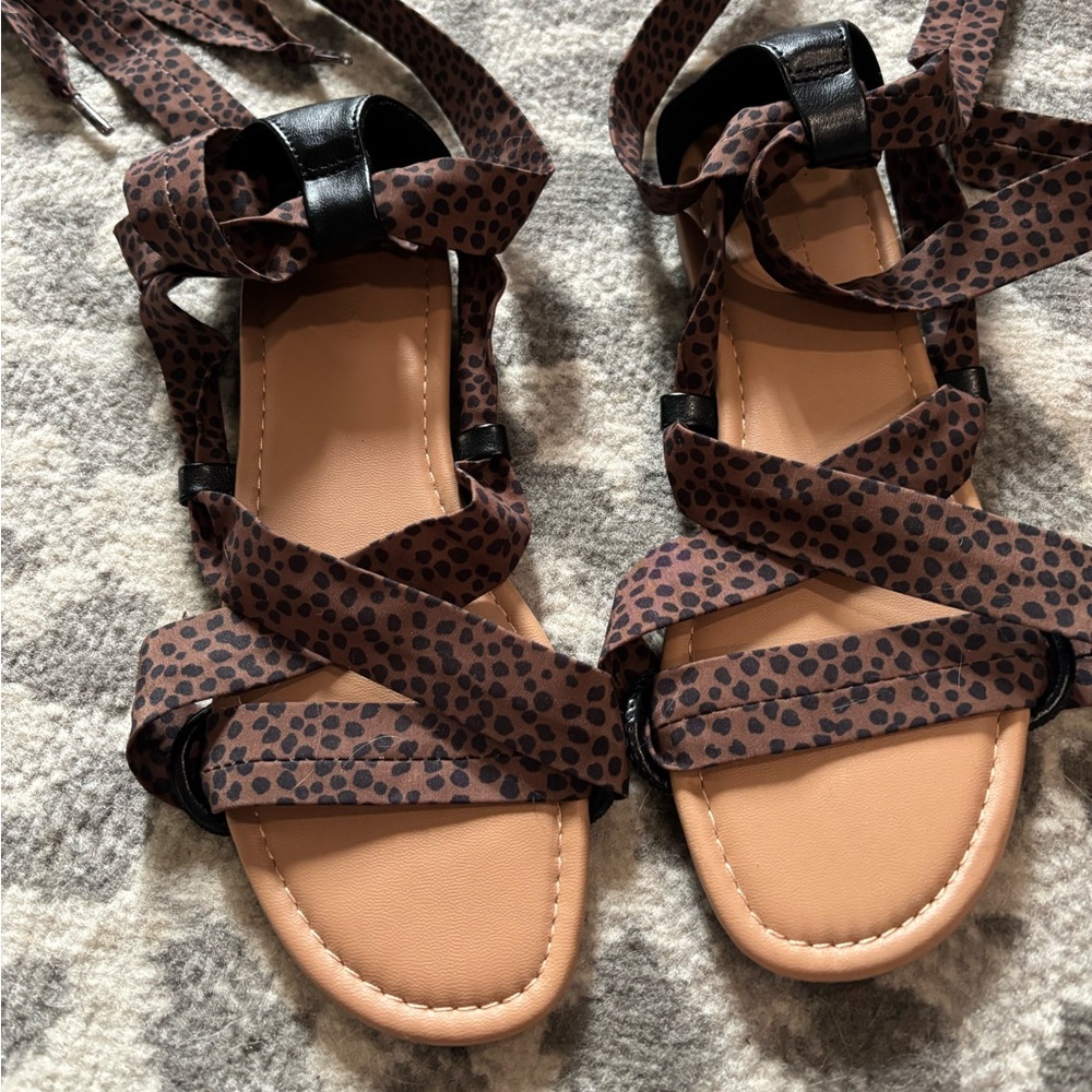 ⭐️Old Navy Tie Up Leopard Sandals 7 - Picture 2 of 4